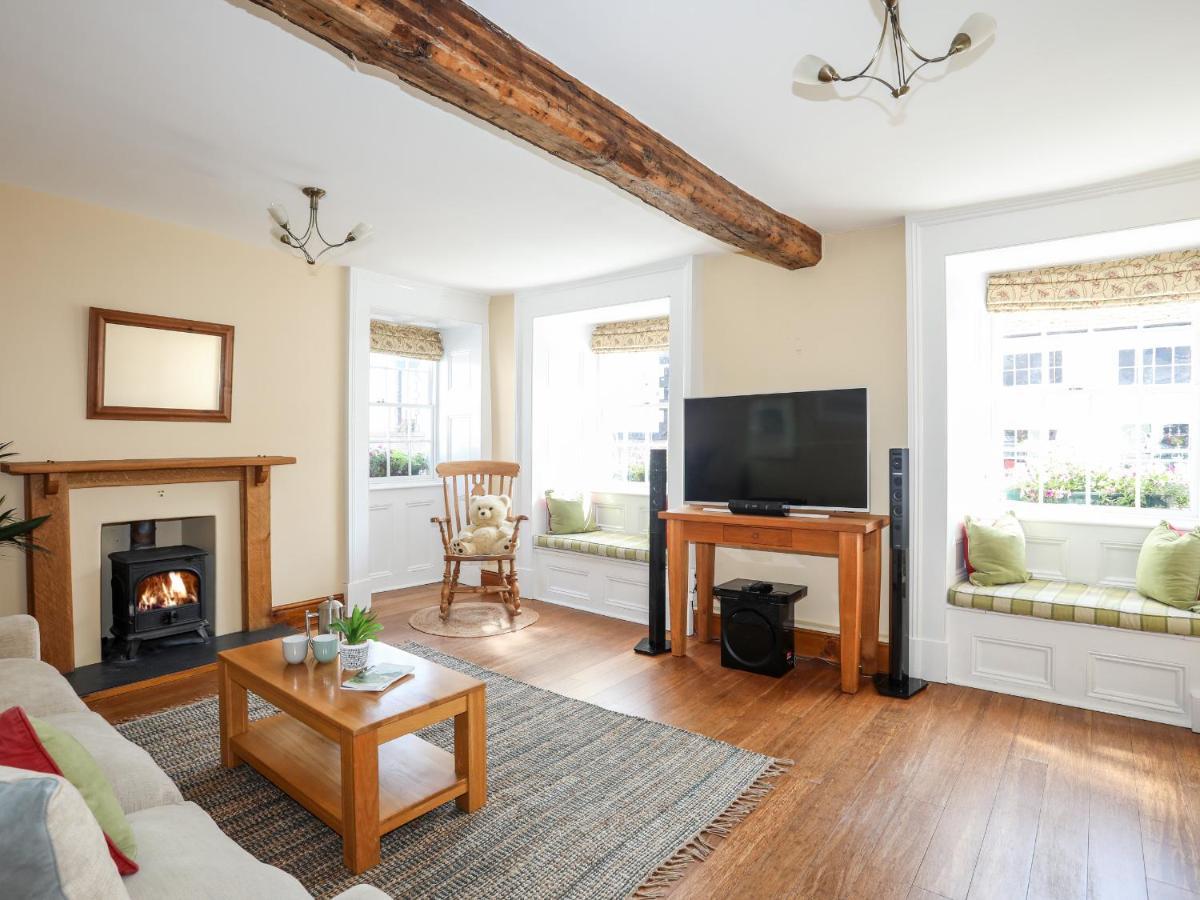 Above Deck Apartment Beaumaris Bagian luar foto