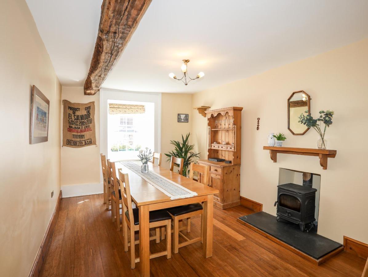 Above Deck Apartment Beaumaris Bagian luar foto