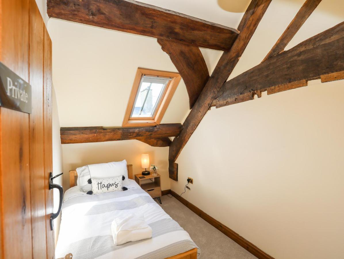 Above Deck Apartment Beaumaris Bagian luar foto
