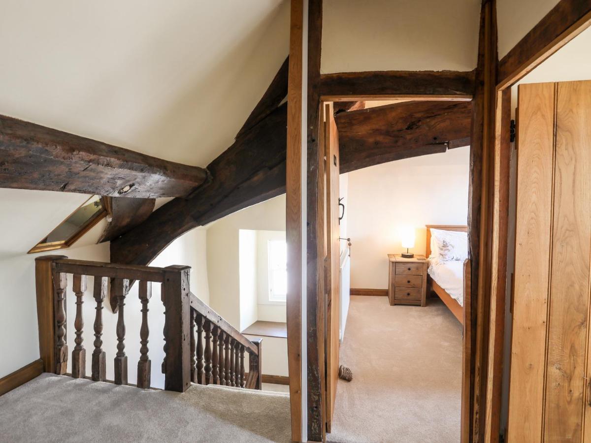 Above Deck Apartment Beaumaris Bagian luar foto