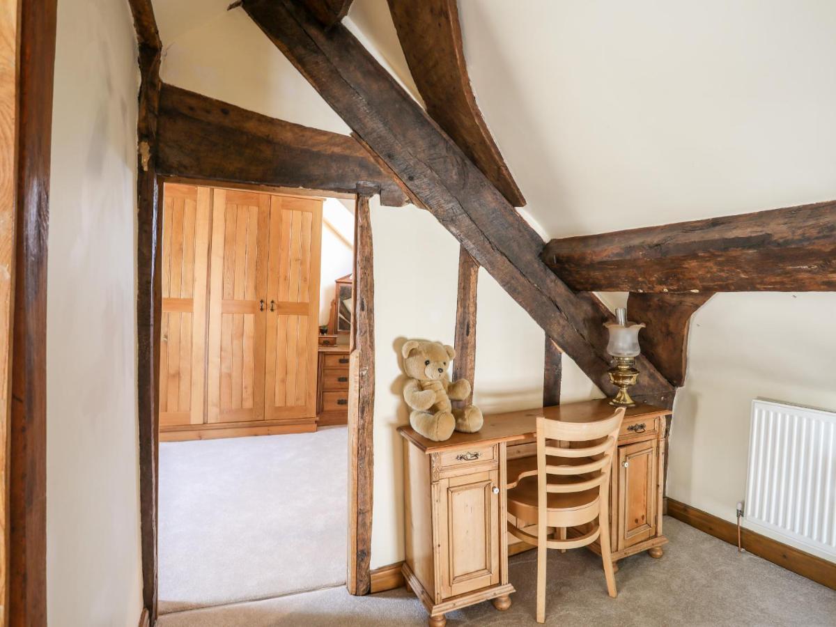 Above Deck Apartment Beaumaris Bagian luar foto